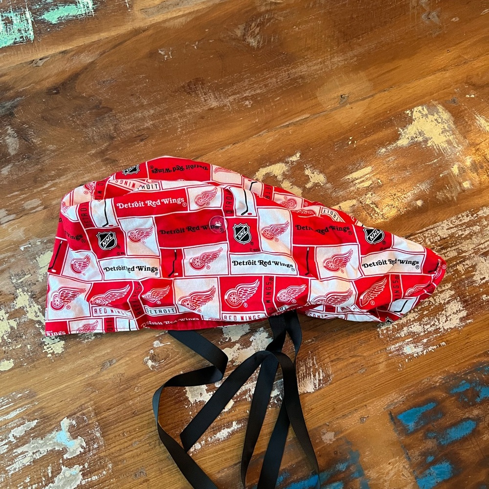 ⭐️ Women’s reversible scrub cap